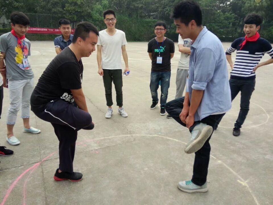 外语外贸学院举办三走活动之回忆童年趣味运动会