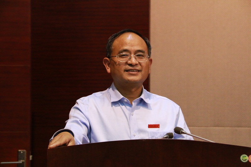 我校杰出校友长江学者杨春和教授为我校师生作学术报告
