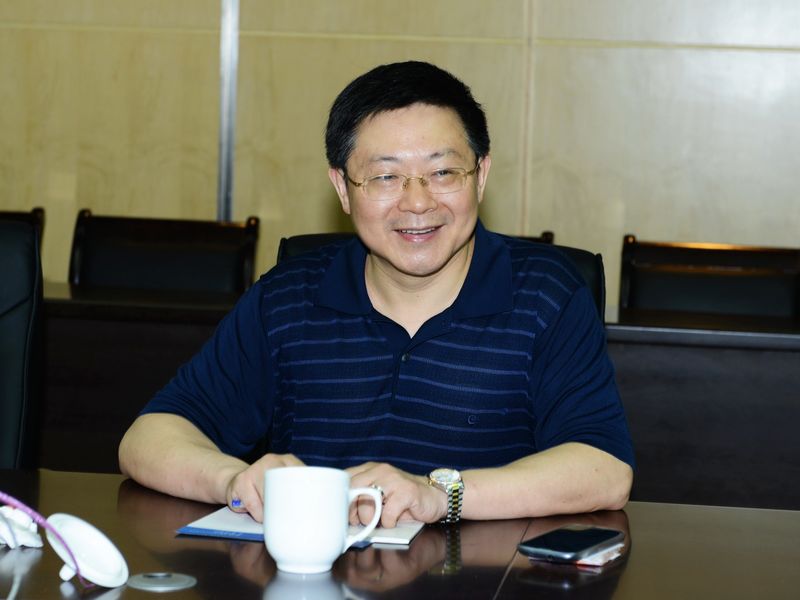 副校长罗嗣海在会上讲话