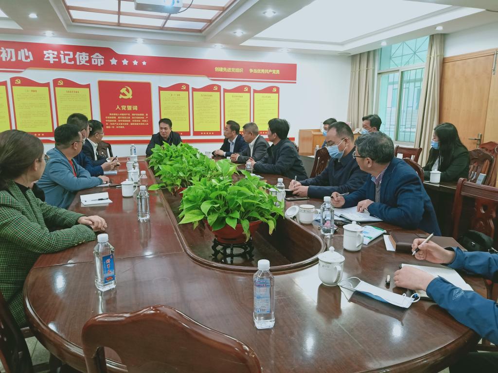 副校长赖晓军一行深入学校驻点村开展乡村振兴调研工作